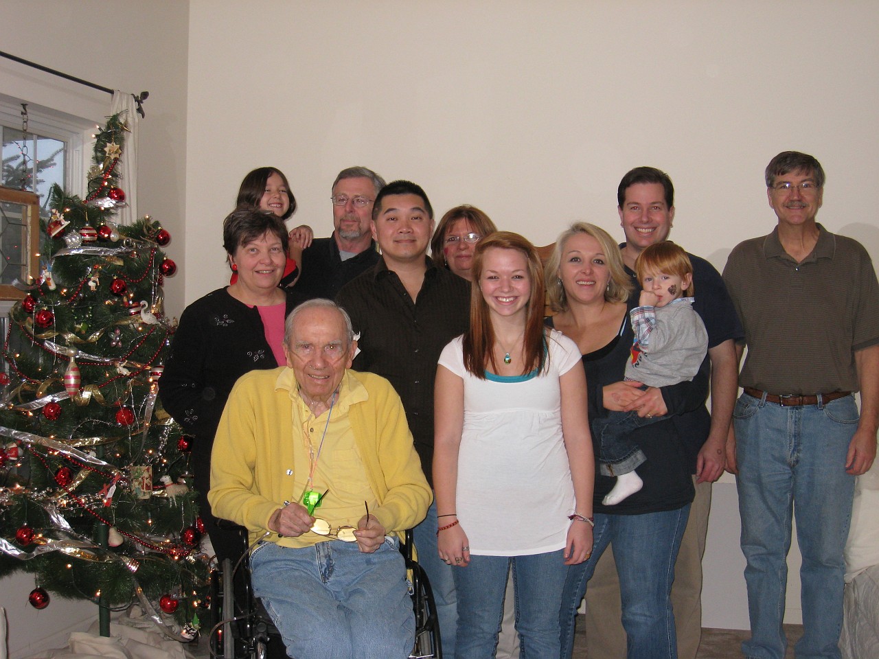 Christmas 2007 Kasdorf Misselhorn Gathering 063.jpg - Christmas 2007! The Misselhorn, Kasdorf and Burns families come together for the celebration! Lots of talk, food, presents, food and visiting.